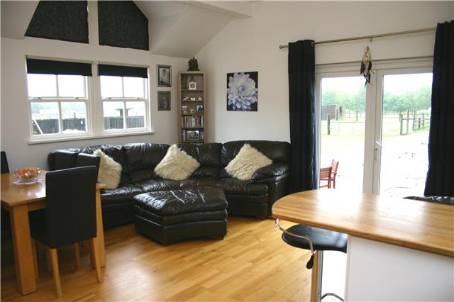  Image of 3 bedroom Park Home for sale in Dudmoor Farm Road Christchurch BH23 at Dudmoor Farm Road, Christchurch, BH23